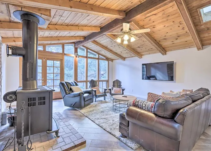 Vacation Rental, 3 Mi To Downtown! Holiday home Flagstaff
