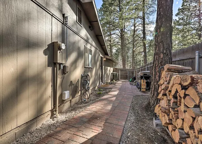 Holiday home Vacation Rental, 3 Mi To Downtown! *